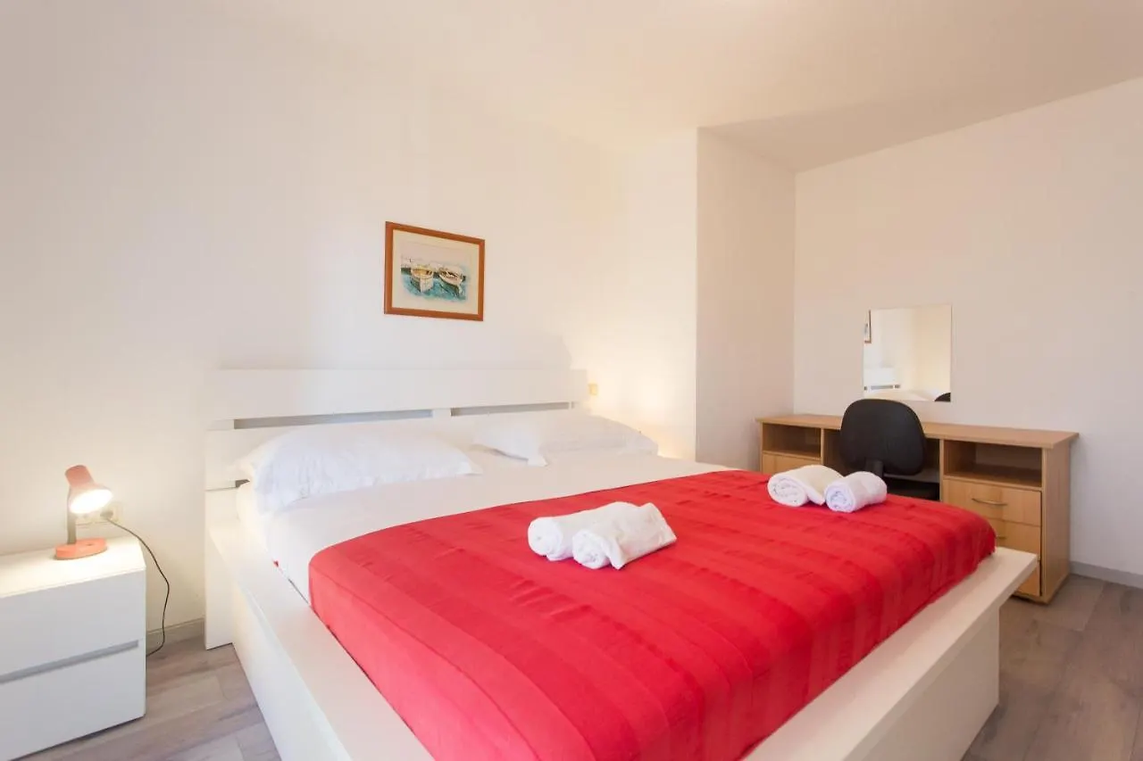 Apartments Alajbeg Trogir 0*,  Kroatien